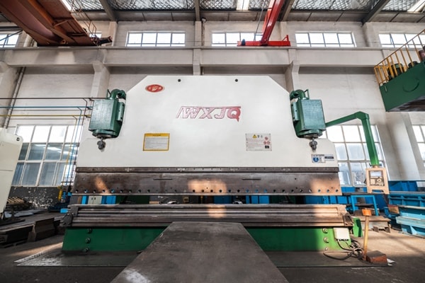 Máy chấn CNC 800 tấn, dài 6,5 m