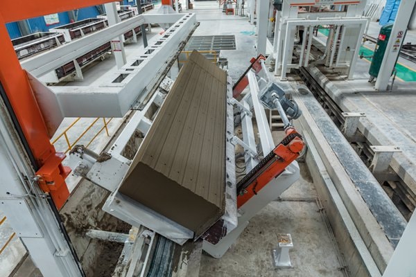 Hệ thống làm sạch mặt trên và mặt dưới phôi AAC